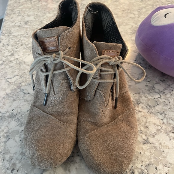 TOMS suede wedge booties size 8.5 - Picture 5 of 5